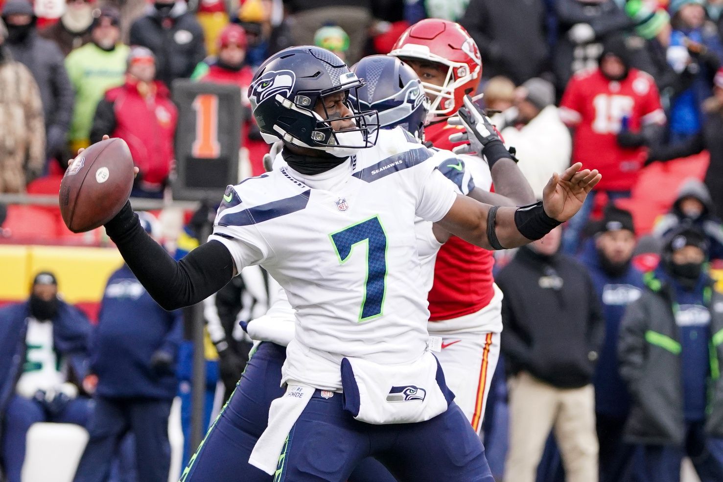 Seattle Seahawks QB Geno Smith (7) throws a pass against the Kansas City Chiefs.