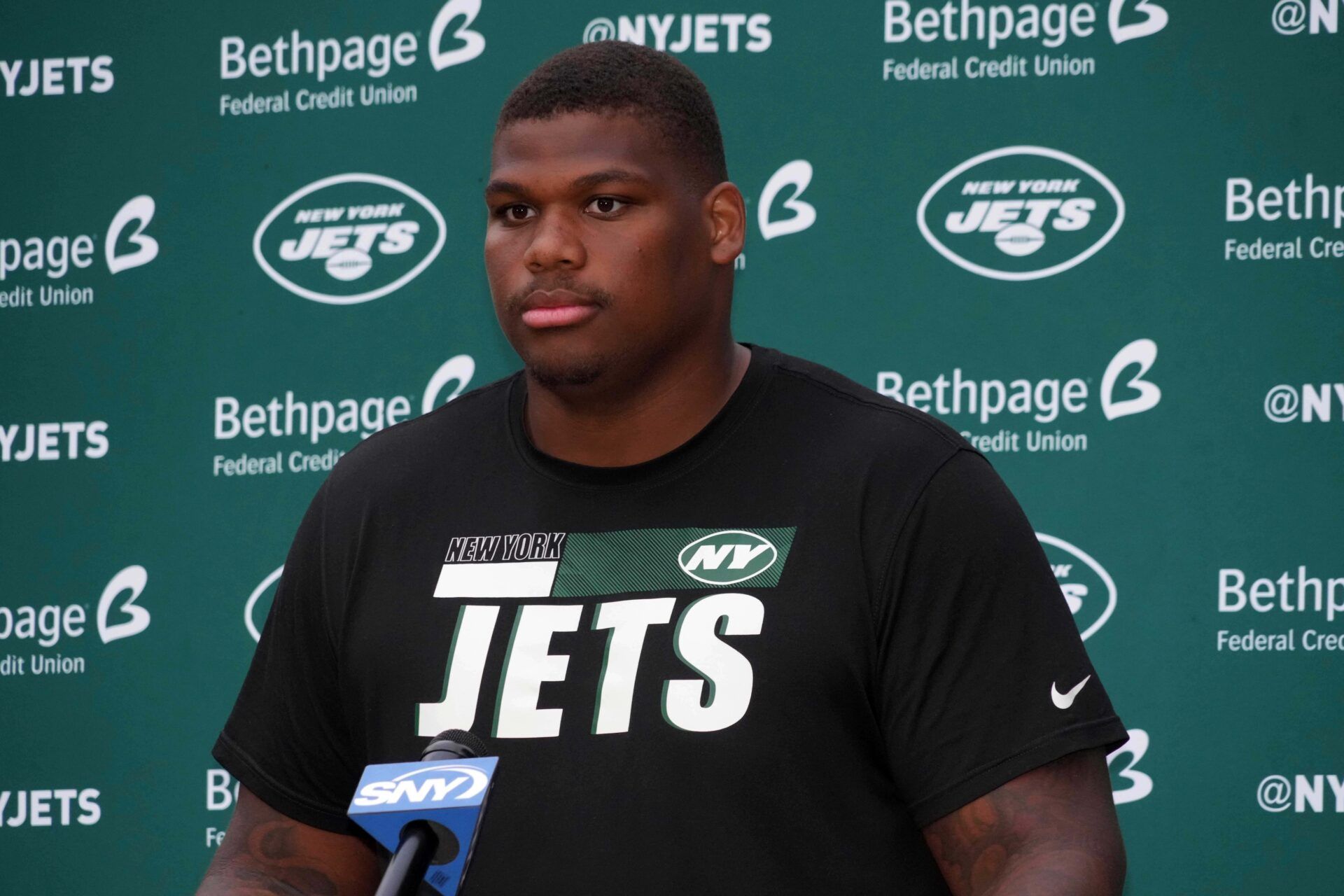 Quinnen Williams (95) at a press conference at the Manor Marriott Hotel and Country Club.