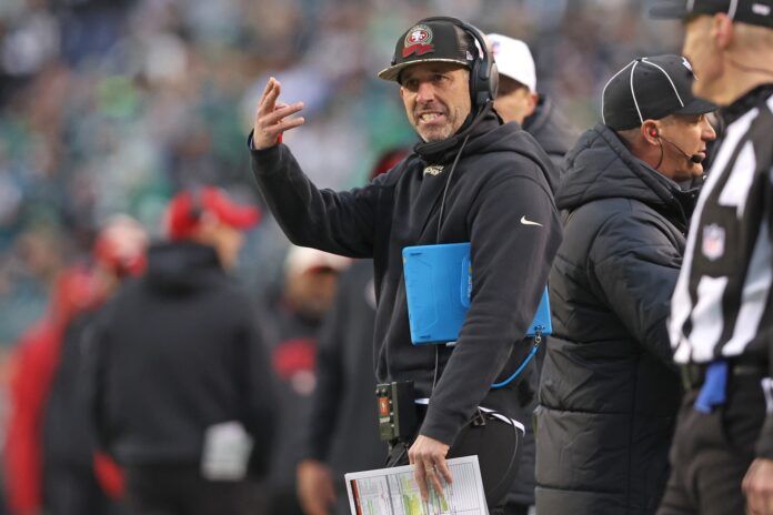 Kyle Shanahan on the sidelines against the Philadelphia Eagles during the second quarter in the NFC Championship game at Lincoln Financial Field.