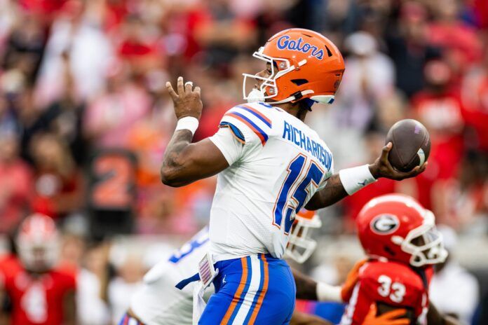 Quarterback Anthony Richardson (15) throws a pass against Georgia.