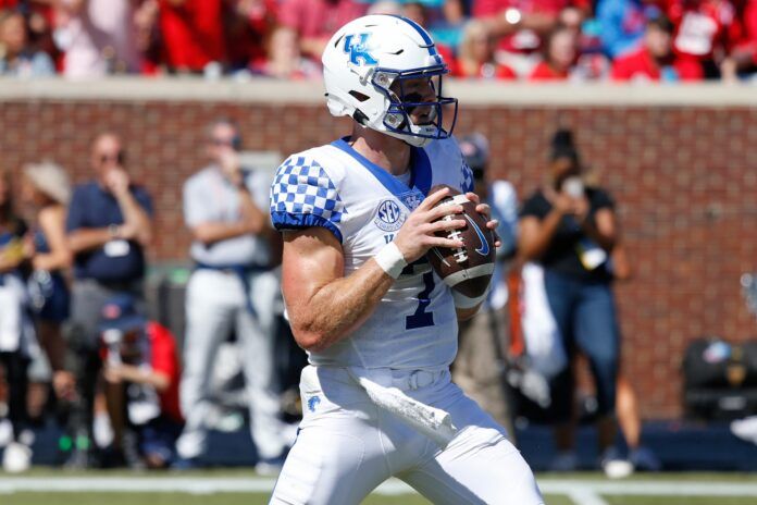 Quarterback Will Levis (7) ready to throw the ball.