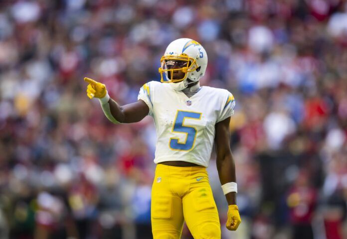 Joshua Palmer (5) against the Arizona Cardinals at State Farm Stadium.