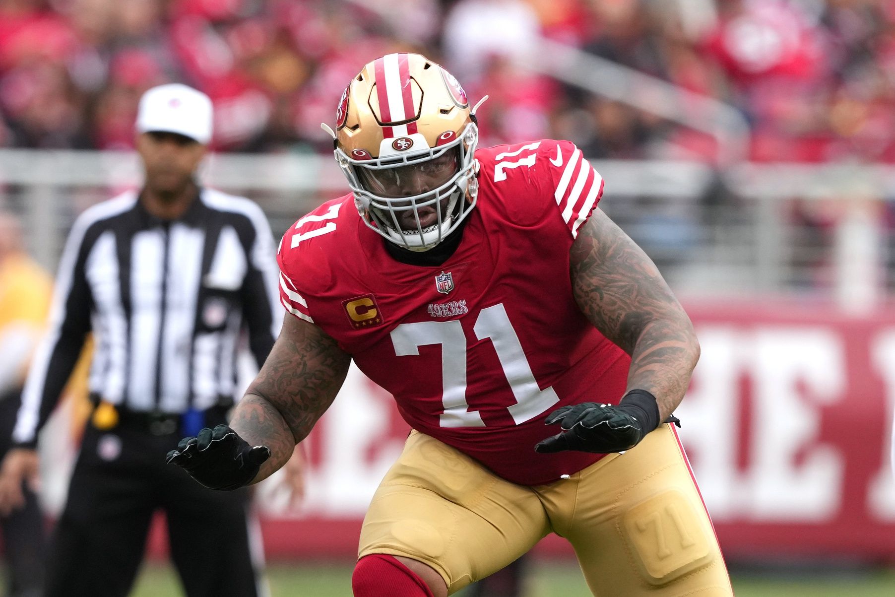 Trent Williams (71) blocks against the Arizona Cardinals during the second quarter at Levi's Stadium.