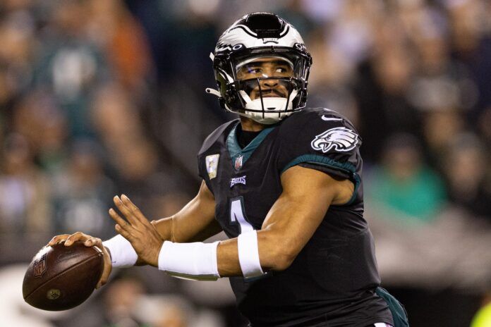 Jalen Hurts (1) in action against the Green Bay Packers at Lincoln Financial Field.