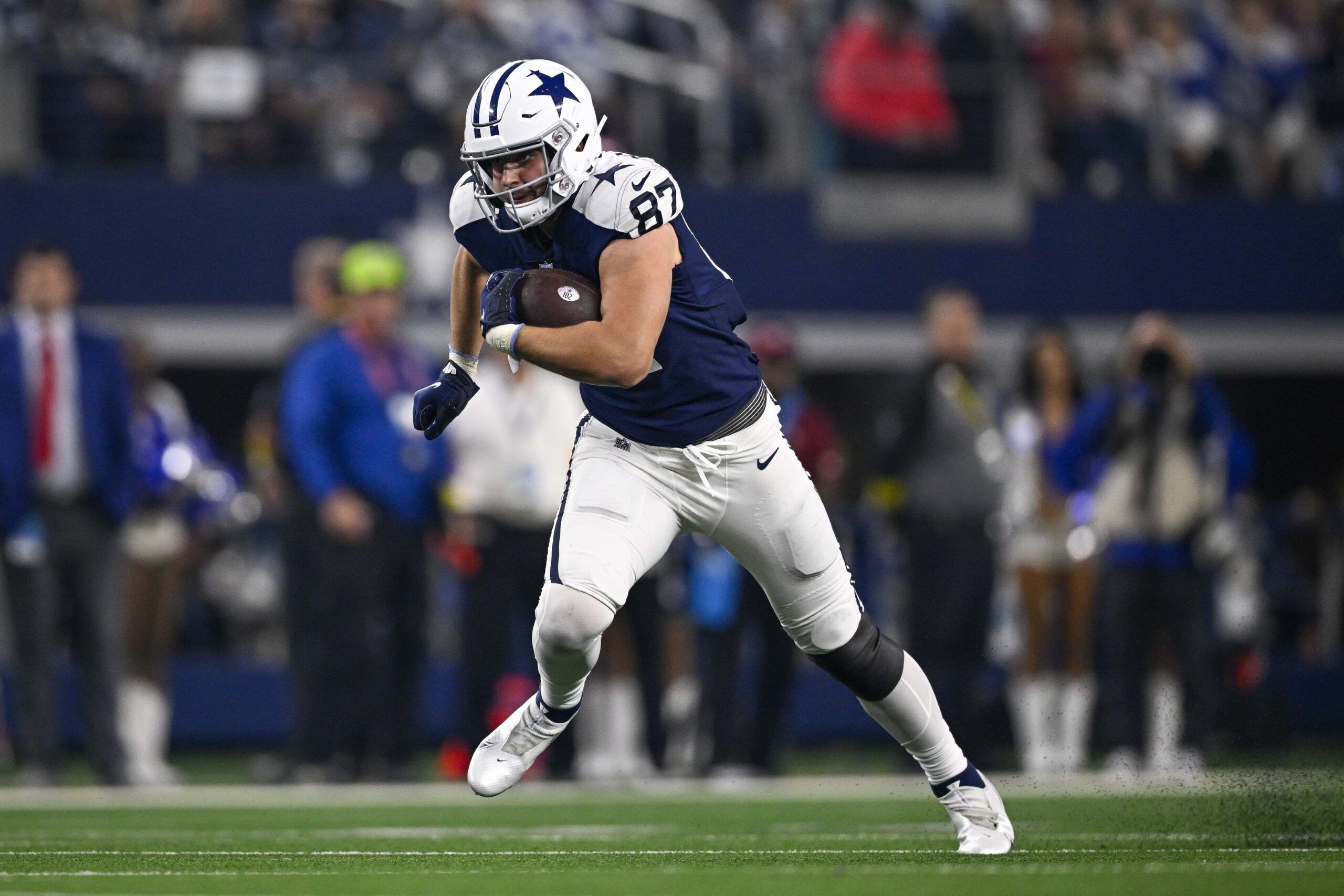 Jake Ferguson (87) in action during the game between the Dallas Cowboys and the New York Giants at AT&T Stadium.