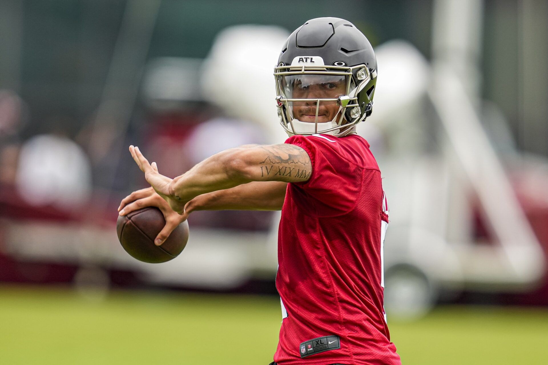 Atlanta Falcons QB Desmond Ridder (9) passes the ball during minicamp.