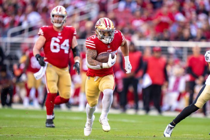 Elijah Mitchell (25) during the second quarter against the New Orleans Saints at Levi's Stadium.