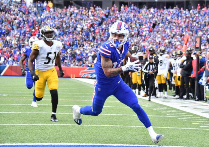 Khalil Shakir (10) scores a touchdown in the second quarter against the Pittsburgh Steelers at Highmark Stadium.