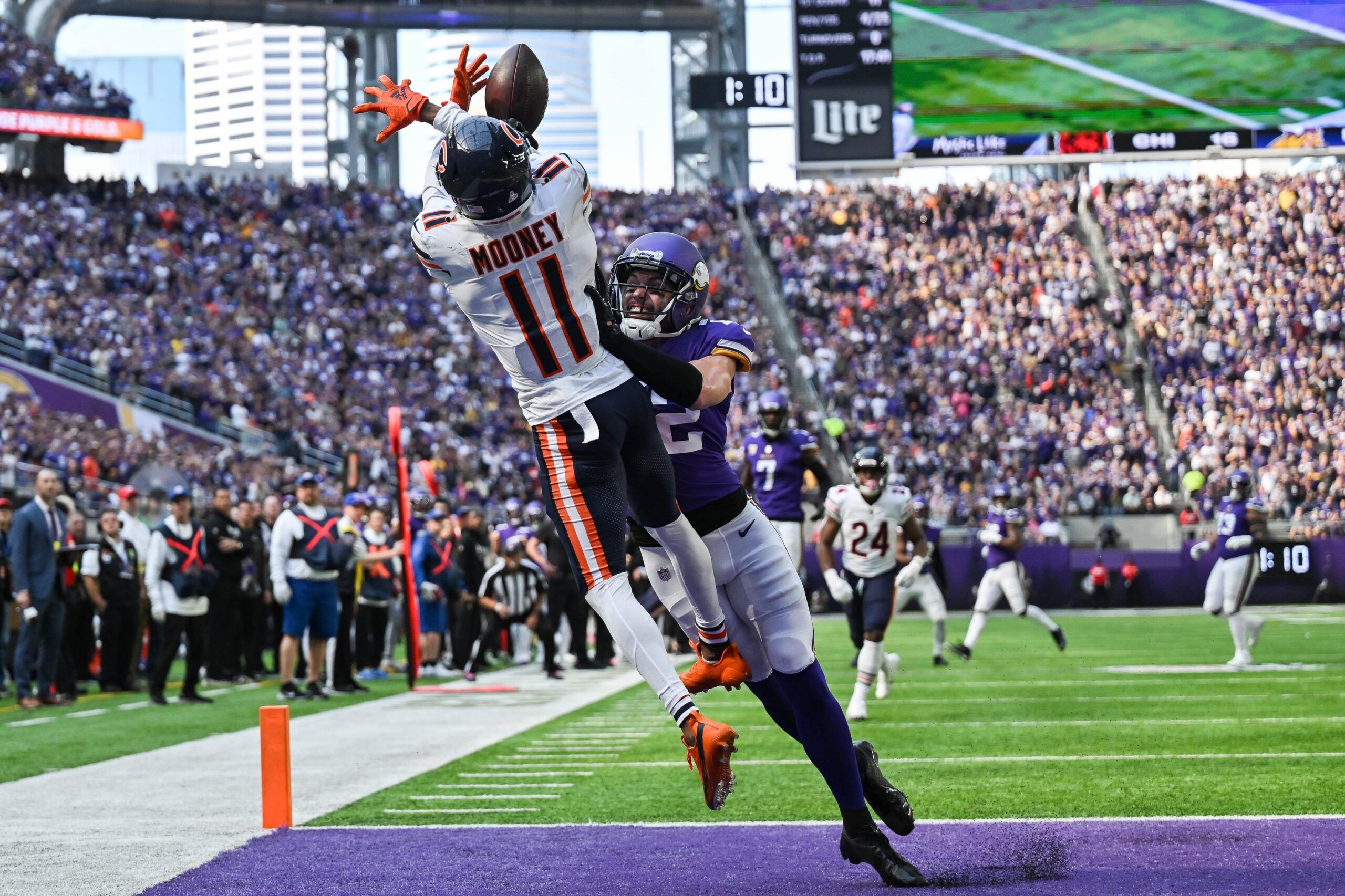 Depth Map Creature Chicago Bears WR Depth Chart: DJ Moore, Chase Claypool, and Darnell ...