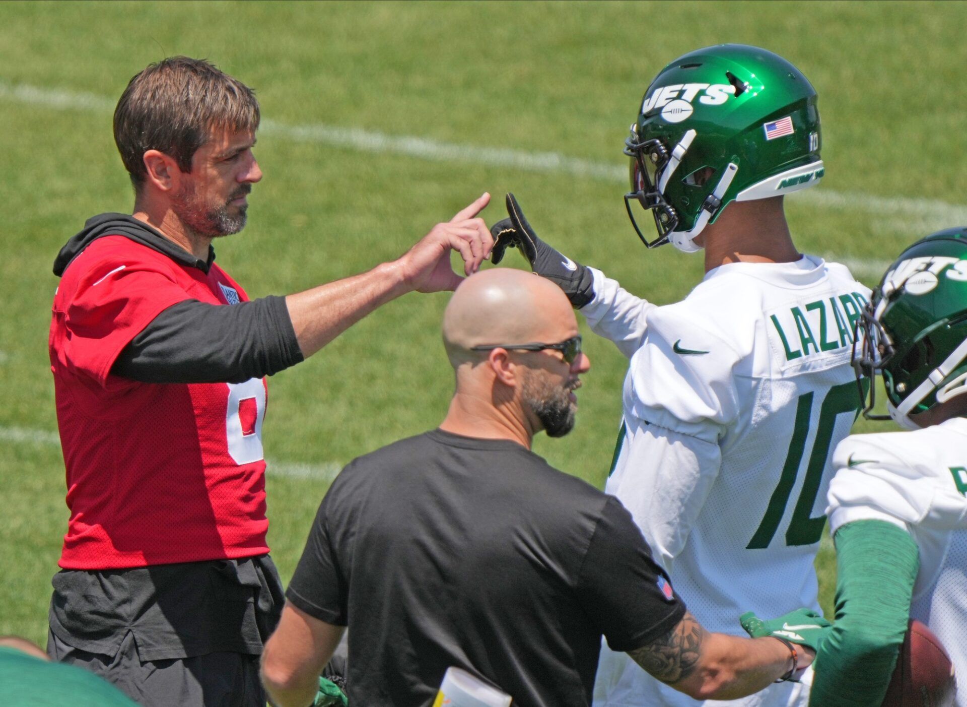 Aaron Rodgers and Allen Lazard during the Jets OTA.
