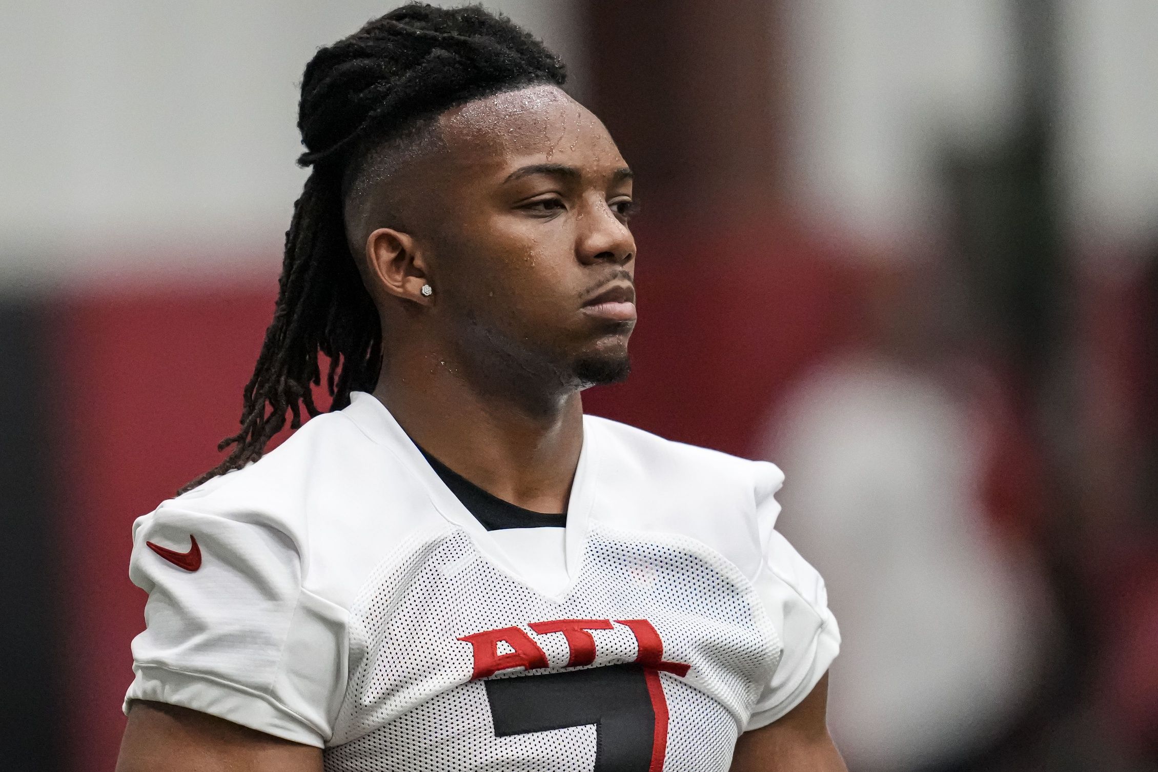 Bijan Robinson (7) shown on the field during rookie camp at IBM Performance Field.