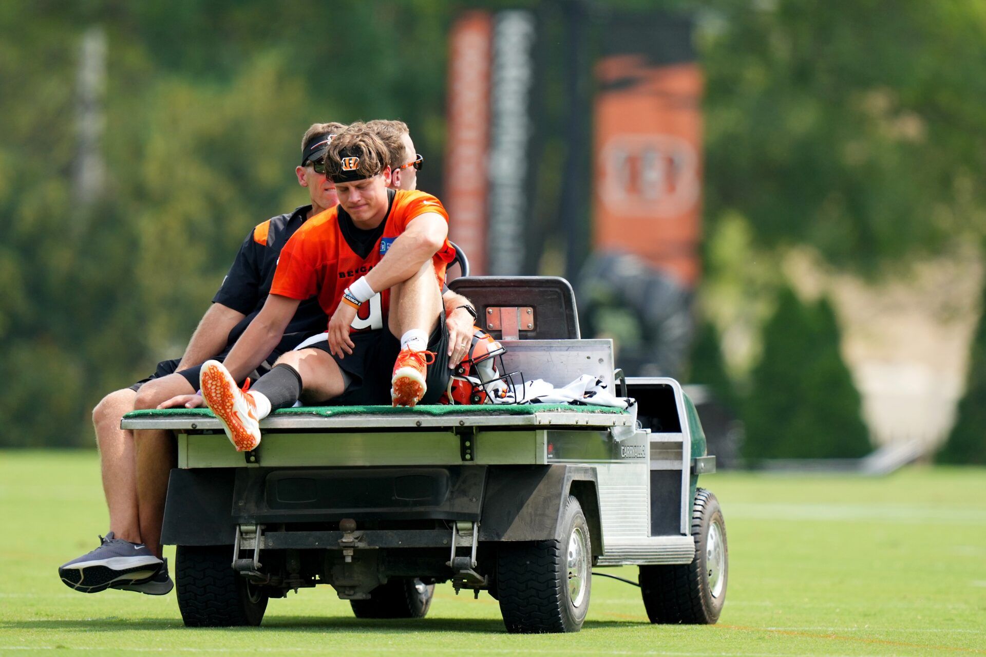 Joe Burrow suffers an injury during Bengals practice.