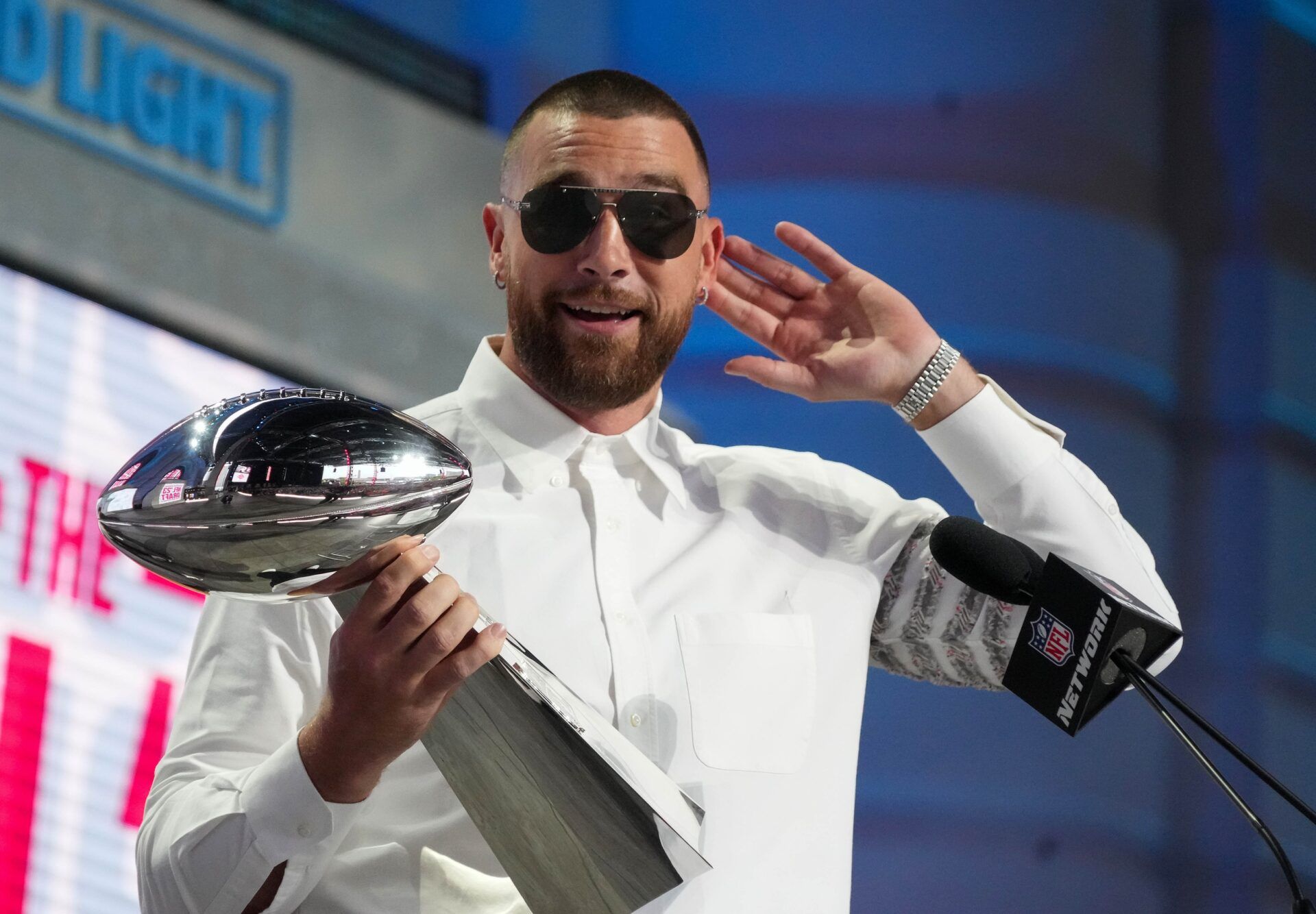 Travis Kelce greets fans during the first round of the 2023 NFL Draft at Union Station.