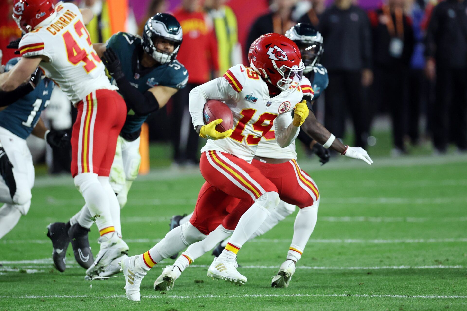 Kansas City Chiefs WR Kadarius Toney (19) runs with the ball against the Philadelphia Eagles in the Super Bowl.