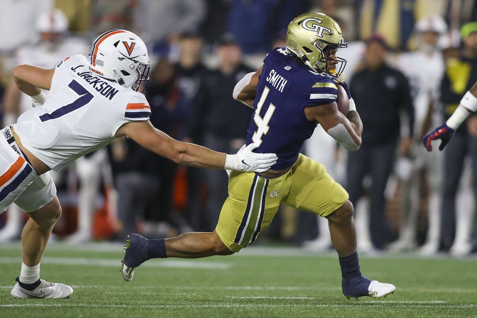 Georgia Tech Yellow Jackets RB Dontae Smith (4) runs the ball against the Virginia Cavaliers.