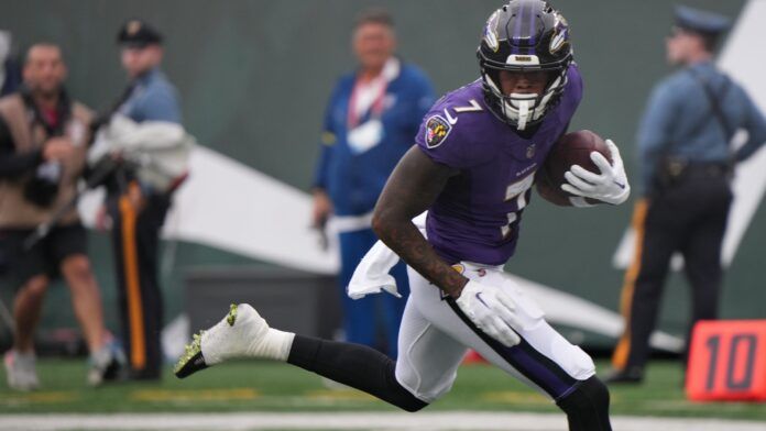 Baltimore Ravens wide receiver Rashod Bateman (7) catches a touchdown pass against the New York Jets.