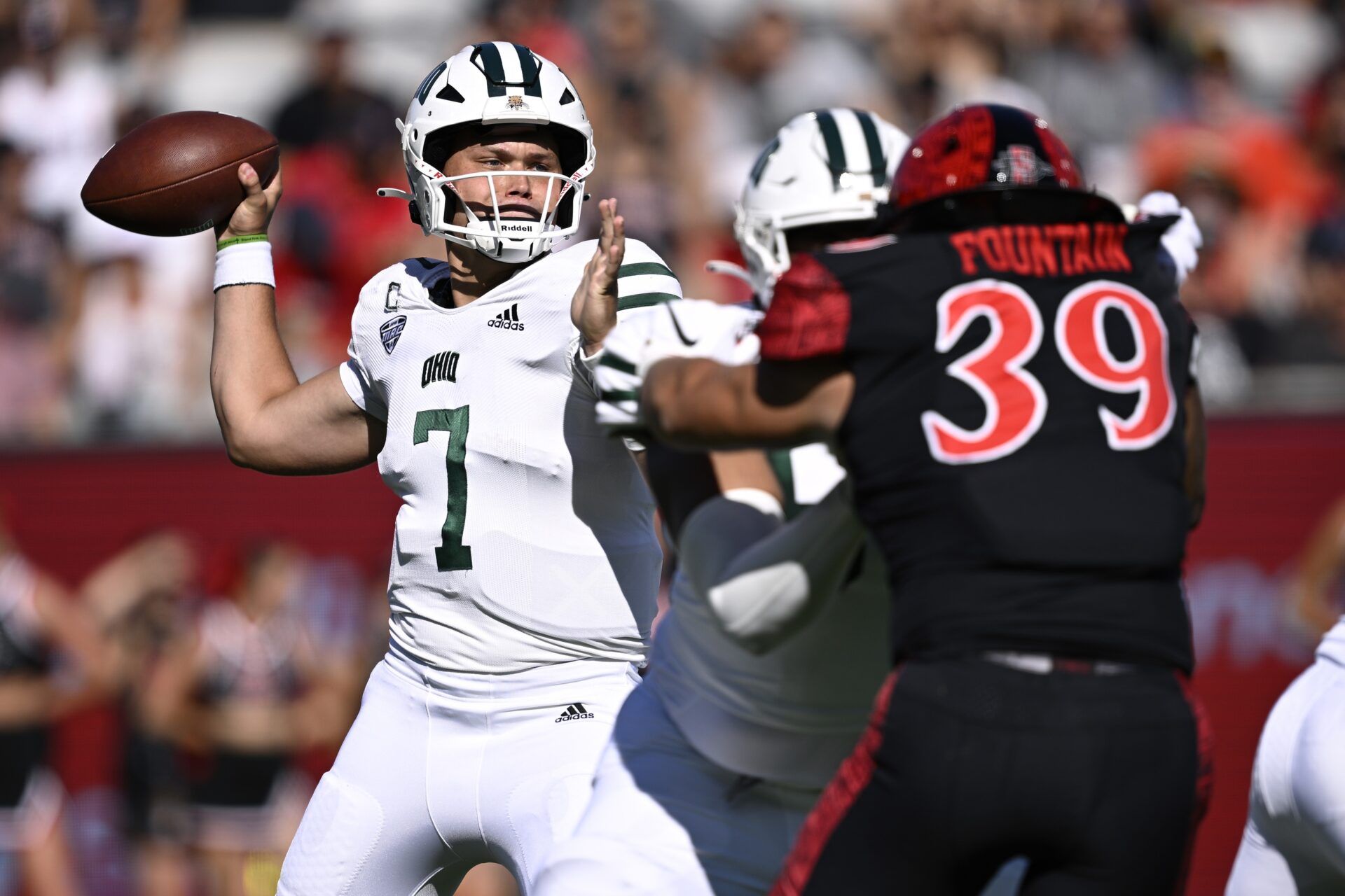 Ohio Bobcats QB Kurtis Rourke (7) throws a pass against the San Diego State Aztecs.