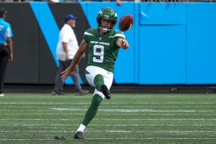 New York Jets kicker Greg Zuerlein (9) kicks the ball off against the Carolina Panthers.