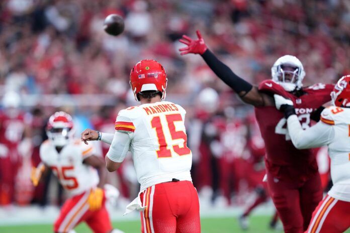 Kansas City Chiefs quarterback Patrick Mahomes (15) against the Arizona Cardinals at State Farm Stadium.