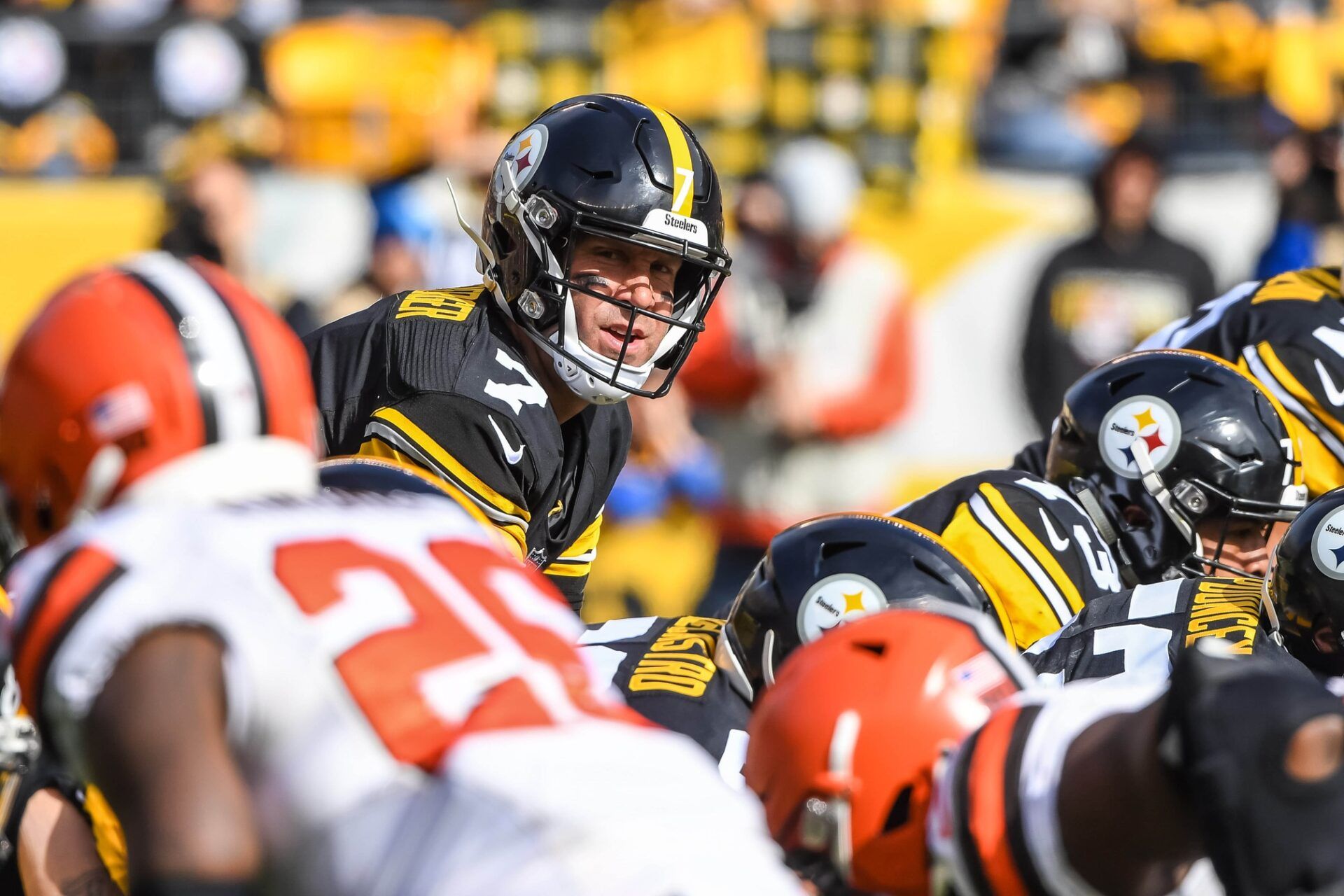 Ben Roethlisberger (7) looks over the line of scrimmage during the first quarter against the Cleveland Browns at Heinz Field.