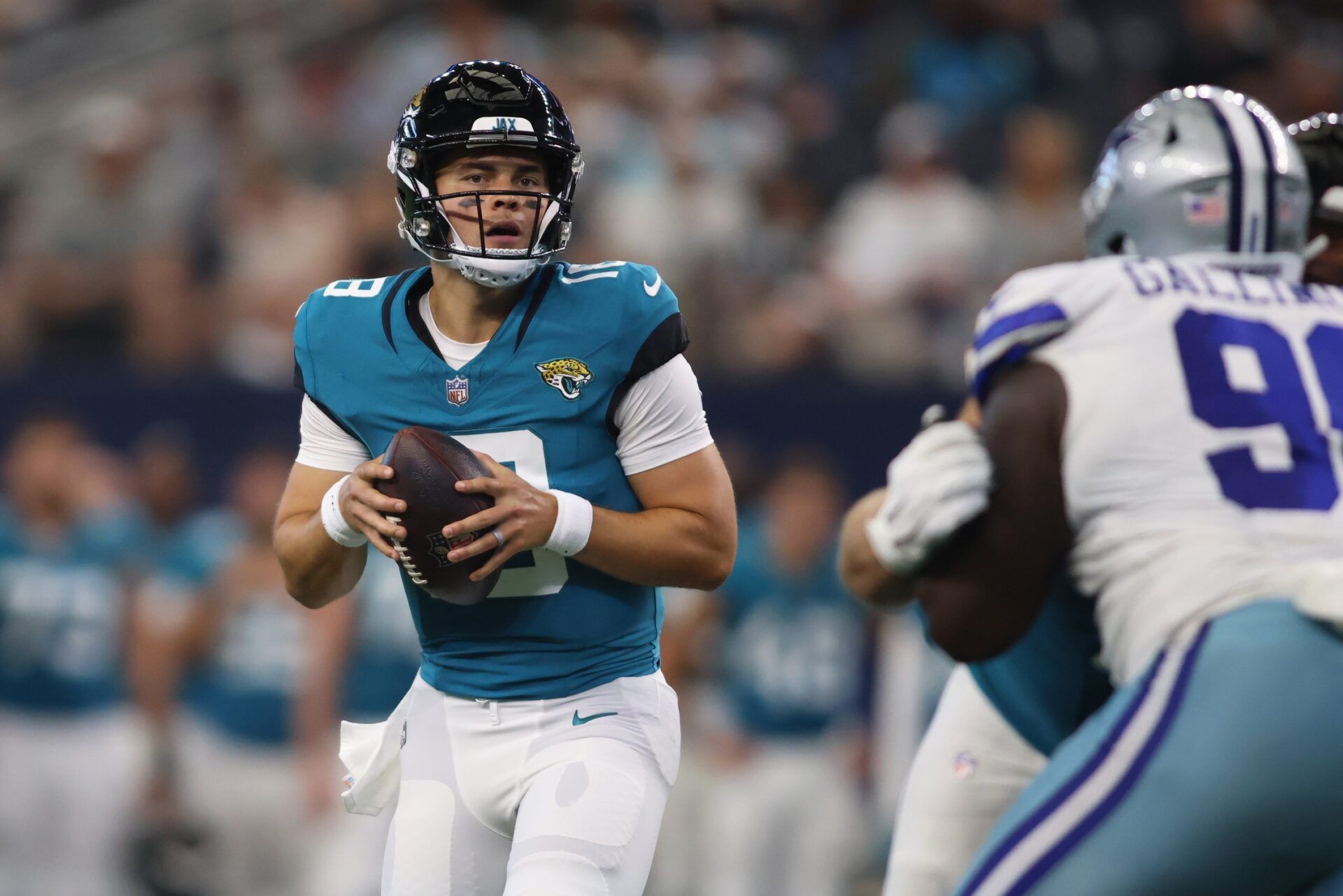 Nathan Rourke (18) against the Dallas Cowboys at AT&T Stadium.