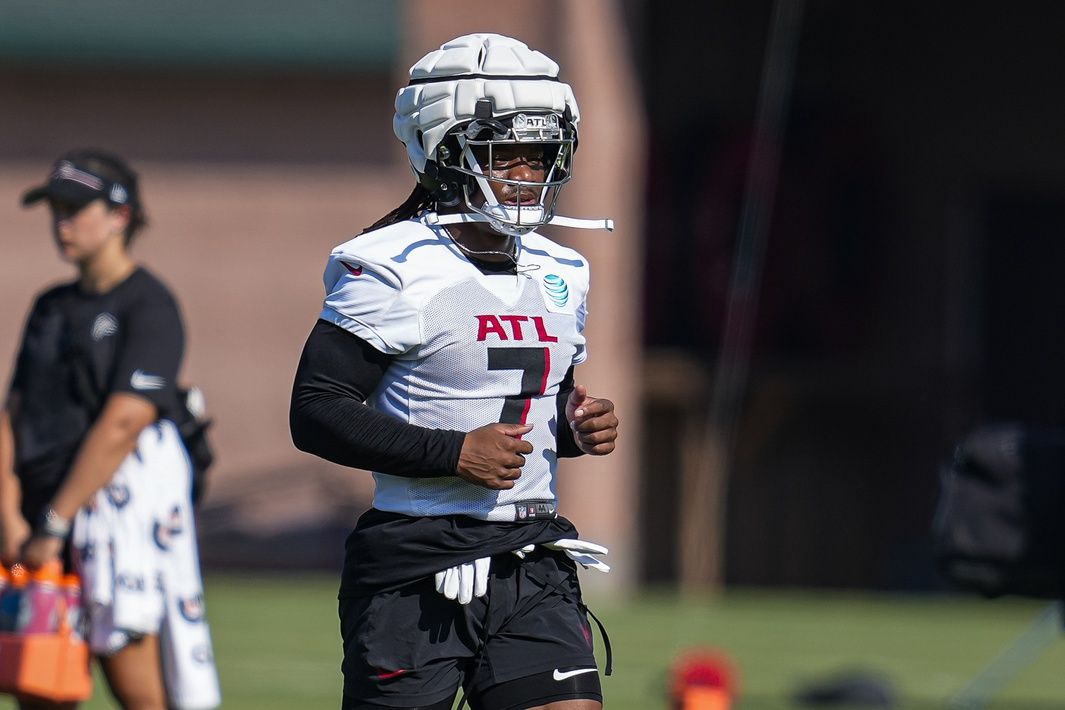 Atlanta Falcons RB Bijan Robinson (7) during training camp.