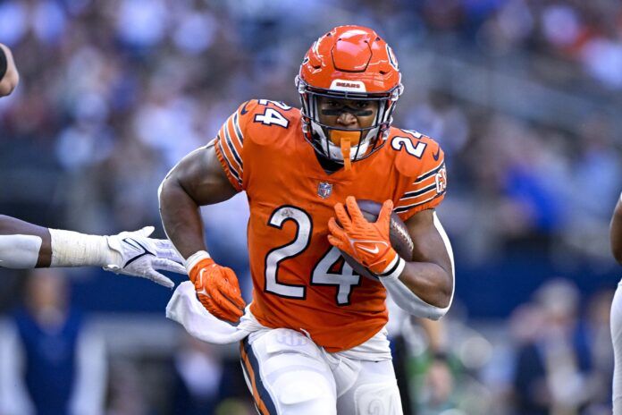 Chicago Bears RB Khalil Herbert (24) runs with the football.