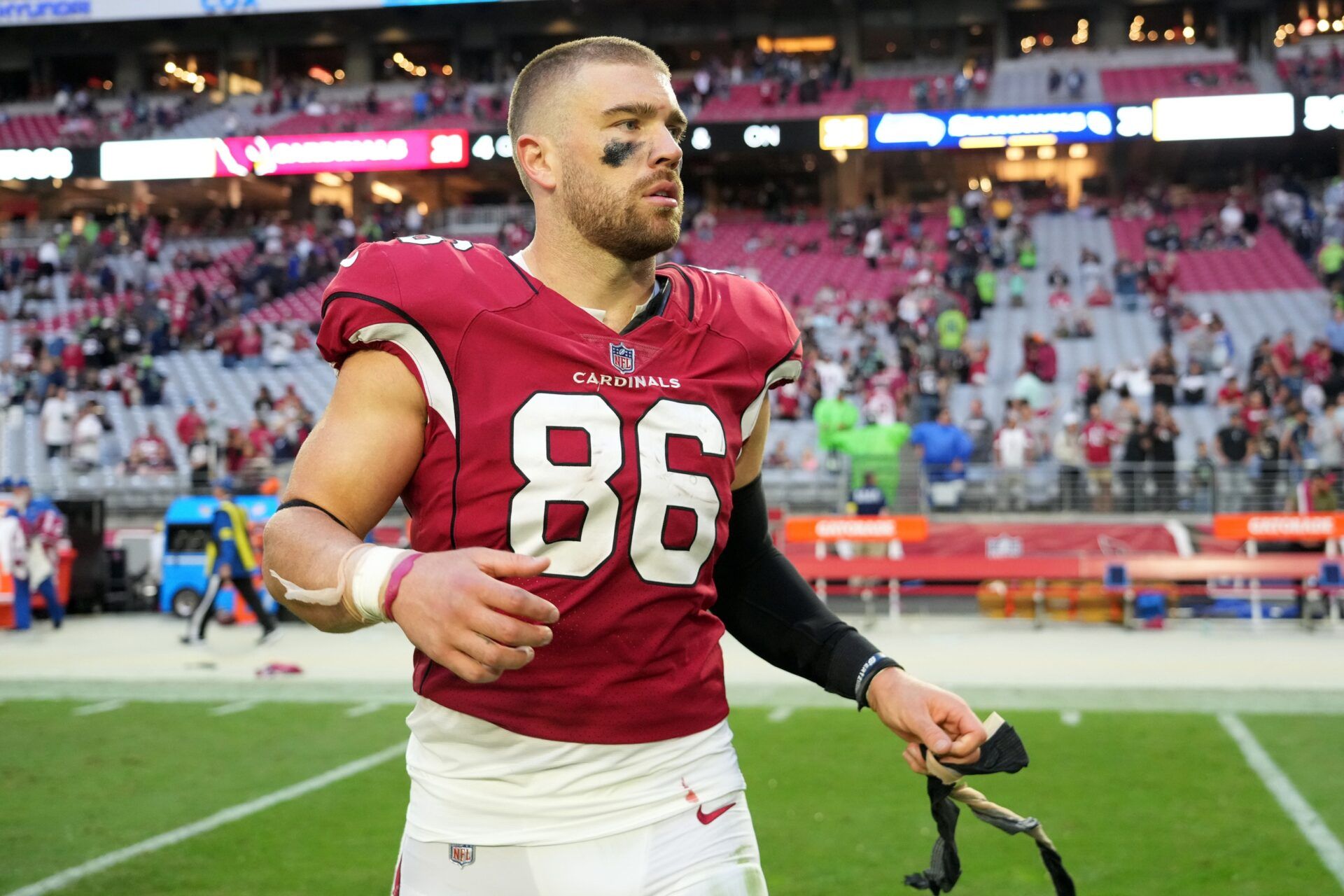 Zach Ertz (86) leaves the field after facing the Seattle Seahawks at State Farm Stadium.