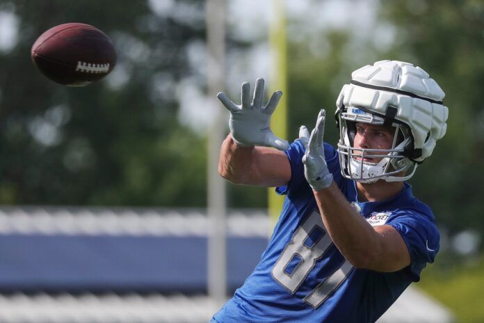 Sam LaPorta practices during training camp at the Detroit Lions Headquarters.