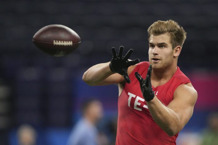 Michael Mayer (TE10) participates in drills at Lucas Oil Stadium.