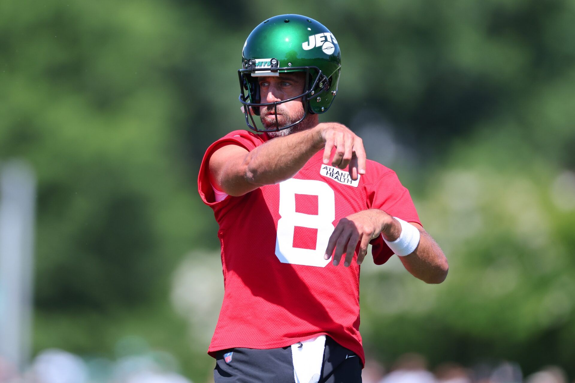 Aaron Rodgers (8) participates in drills during the New York Jets Training Camp at Atlantic Health Jets Training Center.