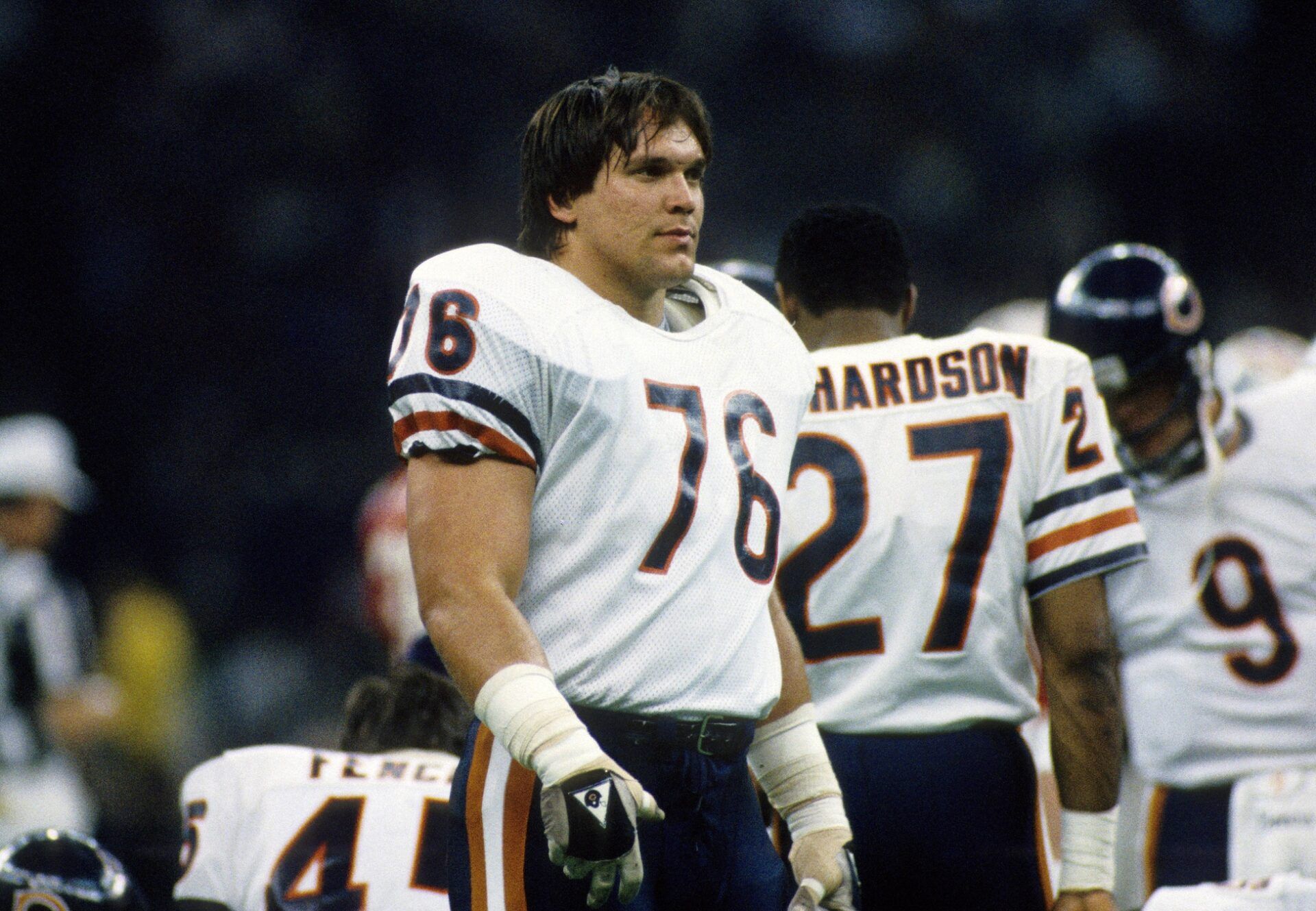 Steve McMichael (76) on the field prior to Super Bowl XX against the New England Patriots at the Superdome.