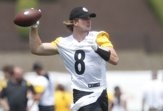 Pittsburgh Steelers QB Kenny Pickett (8) throwing passes during the team's training camp.