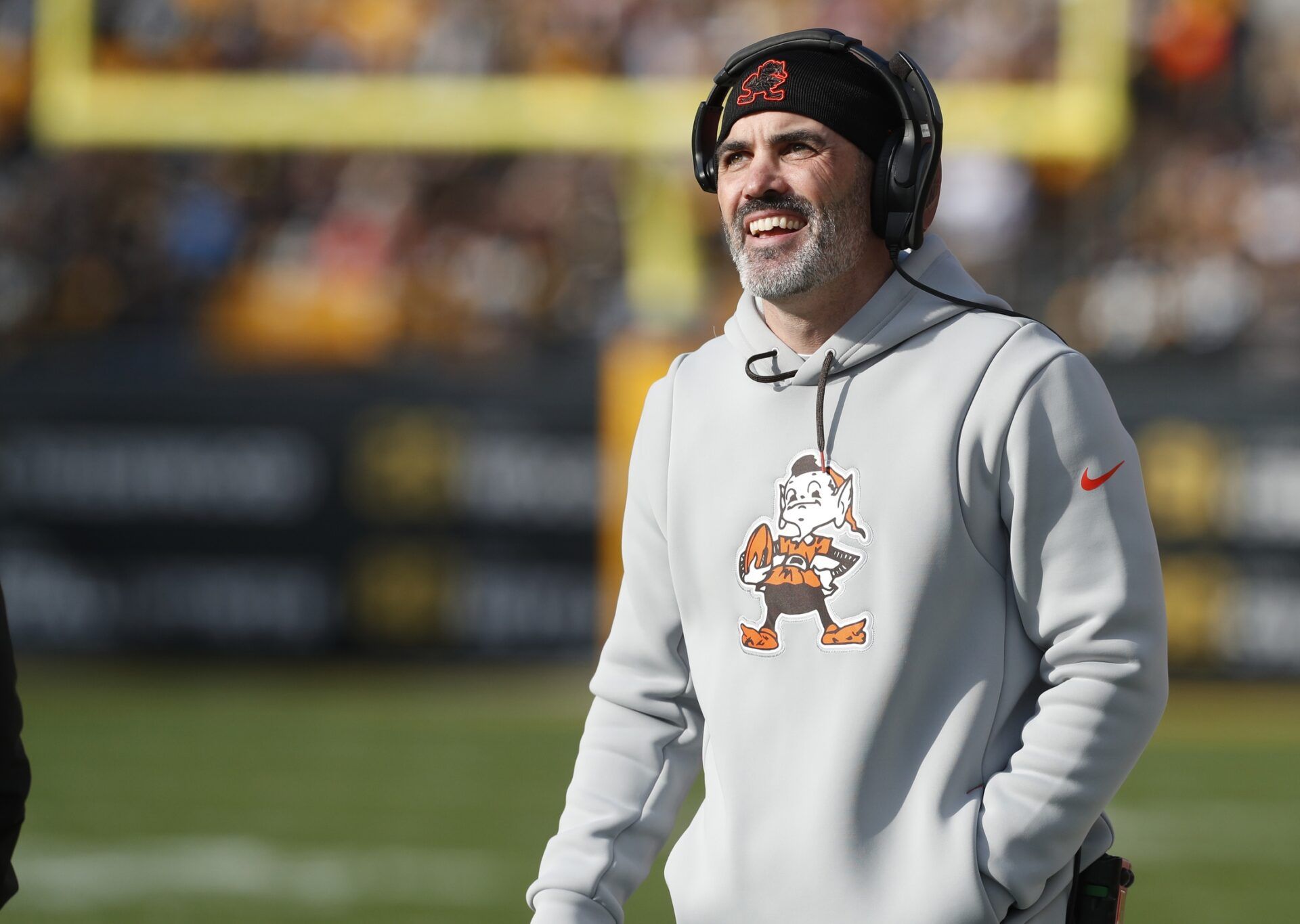 Kevin Stefanski reacts on the sidelines against the Pittsburgh Steelers during the second quarter at Acrisure Stadium.