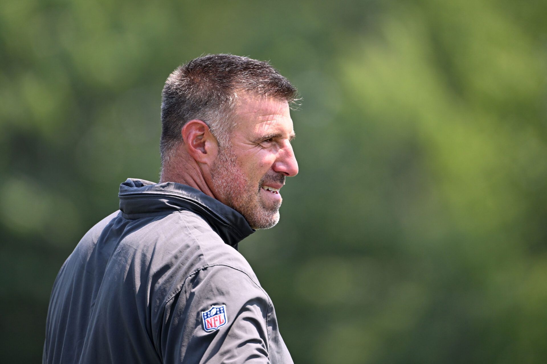 Aug 4, 2024; Cleveland Browns advisor Mike Vrabel during practice at the Browns training facility in Berea, Ohio. Mandatory Credit: Bob Donnan-USA TODAY Sports