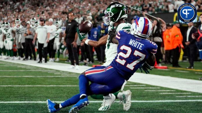 New York Jets WR Garrett Wilson scores a touchdown against the Buffalo Bills.