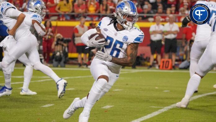 Detroit Lions RB Jahmyr Gibbs (26) rushes the ball against the Kansas City Chiefs.