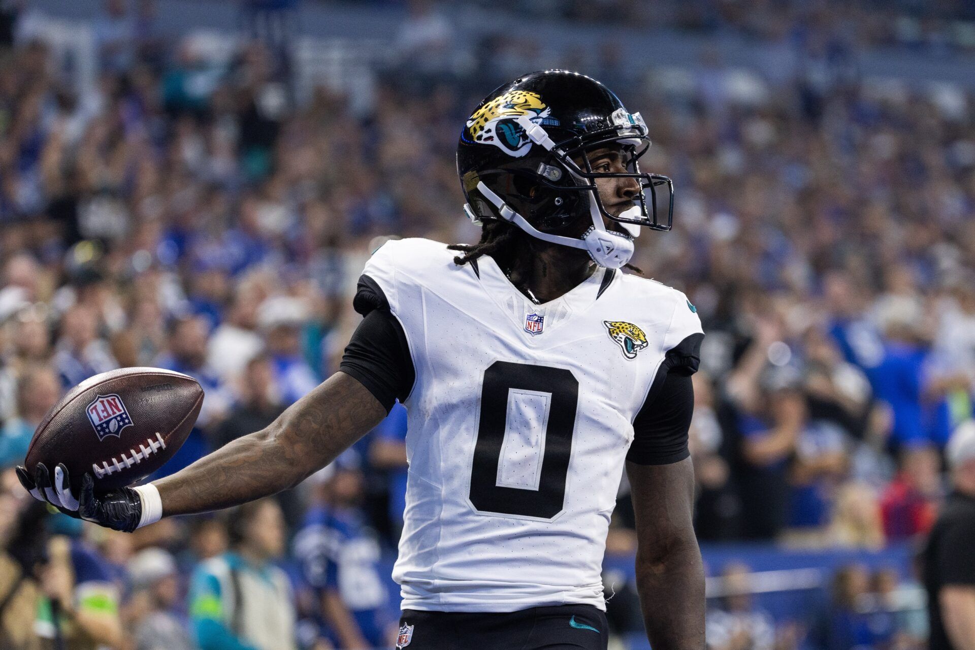 Calvin Ridley (0) in the second quarter against the Indianapolis Colts at Lucas Oil Stadium.