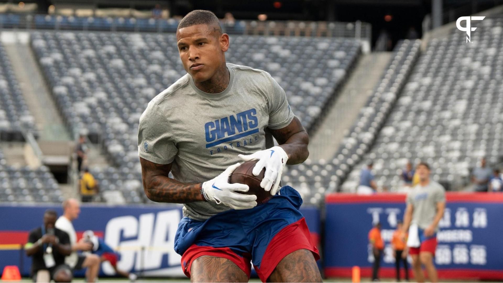 The Carolina Panthers vs. the New York Giants in an NFL preseason game at MetLife Stadium. New York Giants Darren Waller before the start of the game.