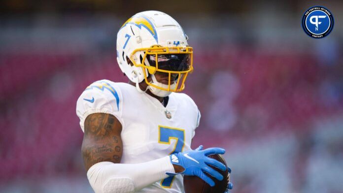 Gerald Everett (7) against the Arizona Cardinals at State Farm Stadium.