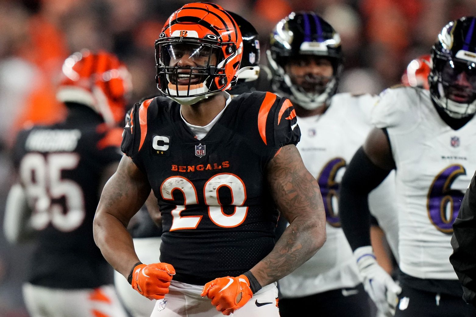 Cincinnati Bengals running back Joe Mixon celebrates a big play.