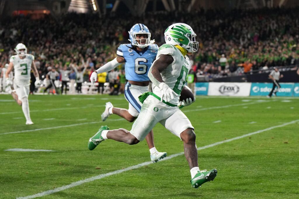 Bucky Irving's Draft Profile | Oregon, RB Scouting Report