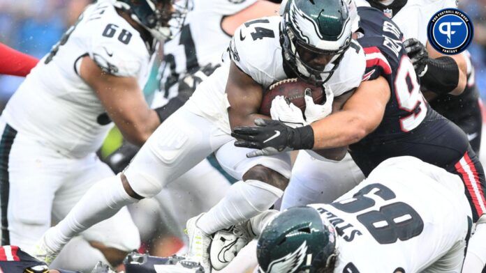 Philadelphia Eagles RB Kenneth Gainwell (14) runs the ball against the New England Patriots.