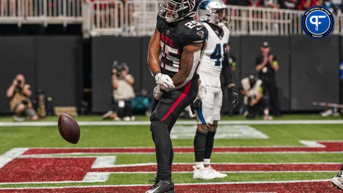 Atlanta Falcons RB Tyler Allgeier (25) celebrates after a touchdown against the Carolina Panthers.