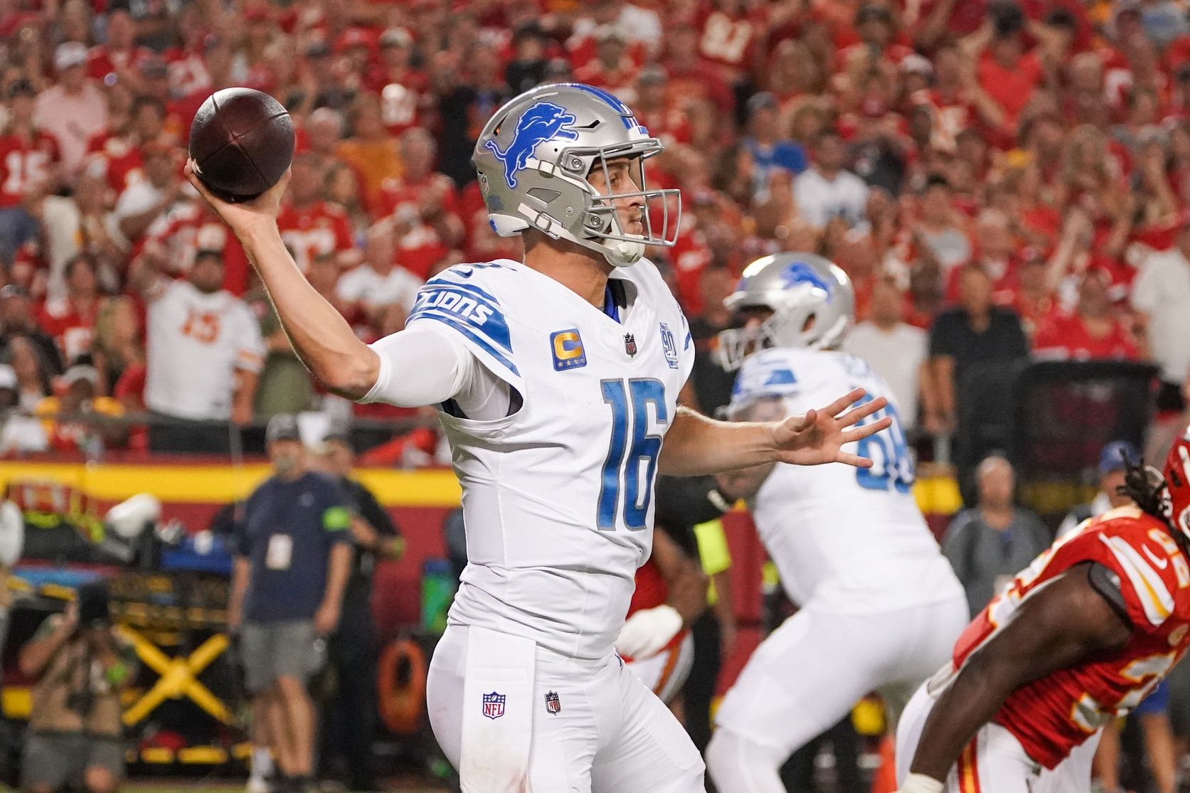 Detroit Lions QB Jared Goff (16) throws a pass against the Kansas City Chiefs.