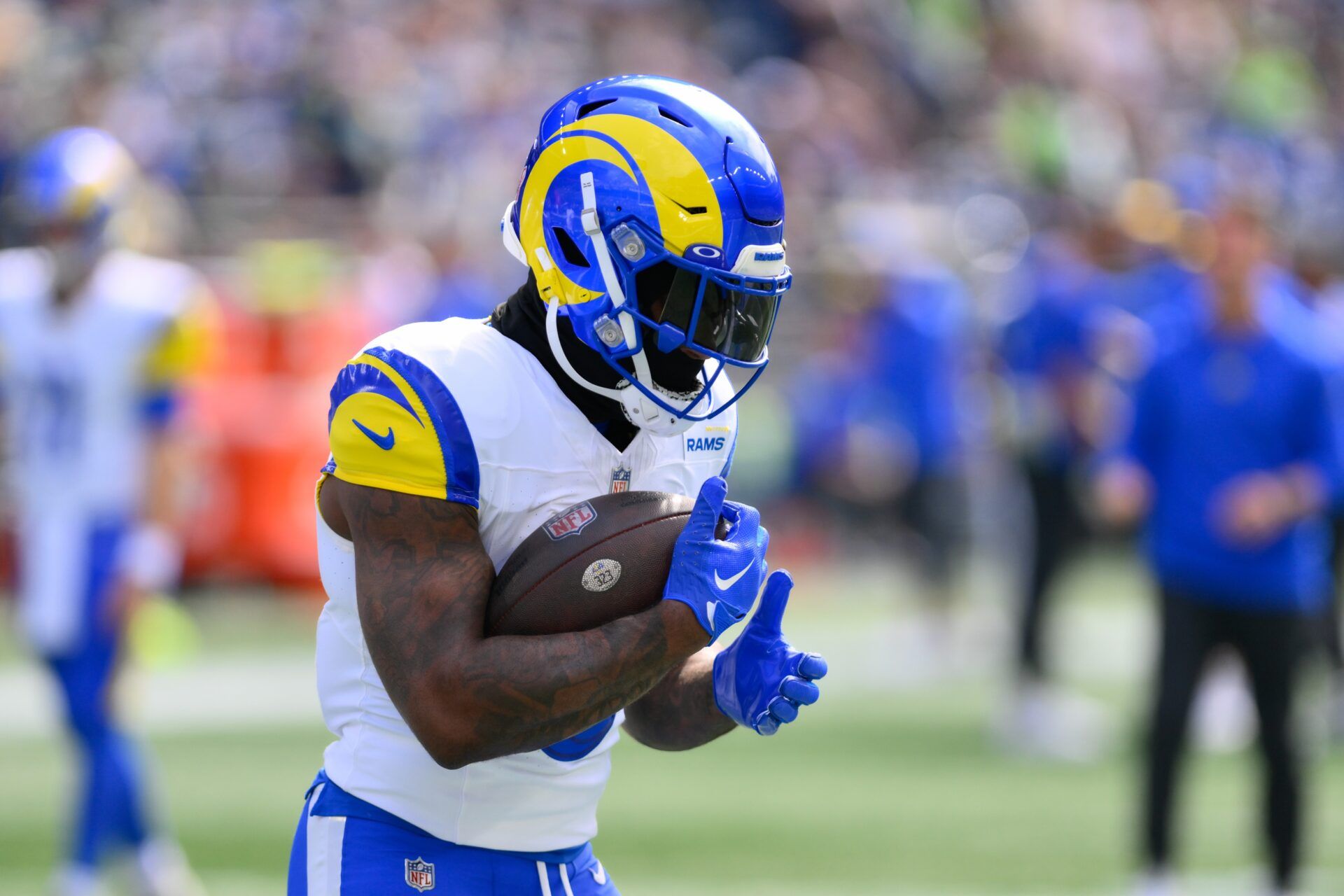 Los Angeles Rams RB Cam Akers (3) warms up before the game.