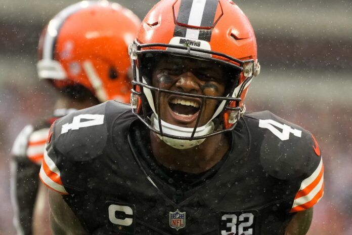 Deshaun Watson (4) celebrates after running on a 2-point conversion in the fourth quarter of the NFL Week 1 game between the Cleveland Browns and the Cincinnati Bengals at FirstEnergy Stadium.