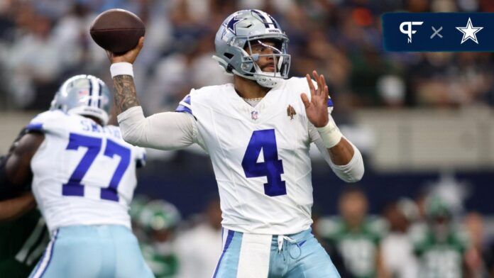 Dak Prescott (4) throws a pass in the first quarter against the New York Jets at AT&T Stadium.