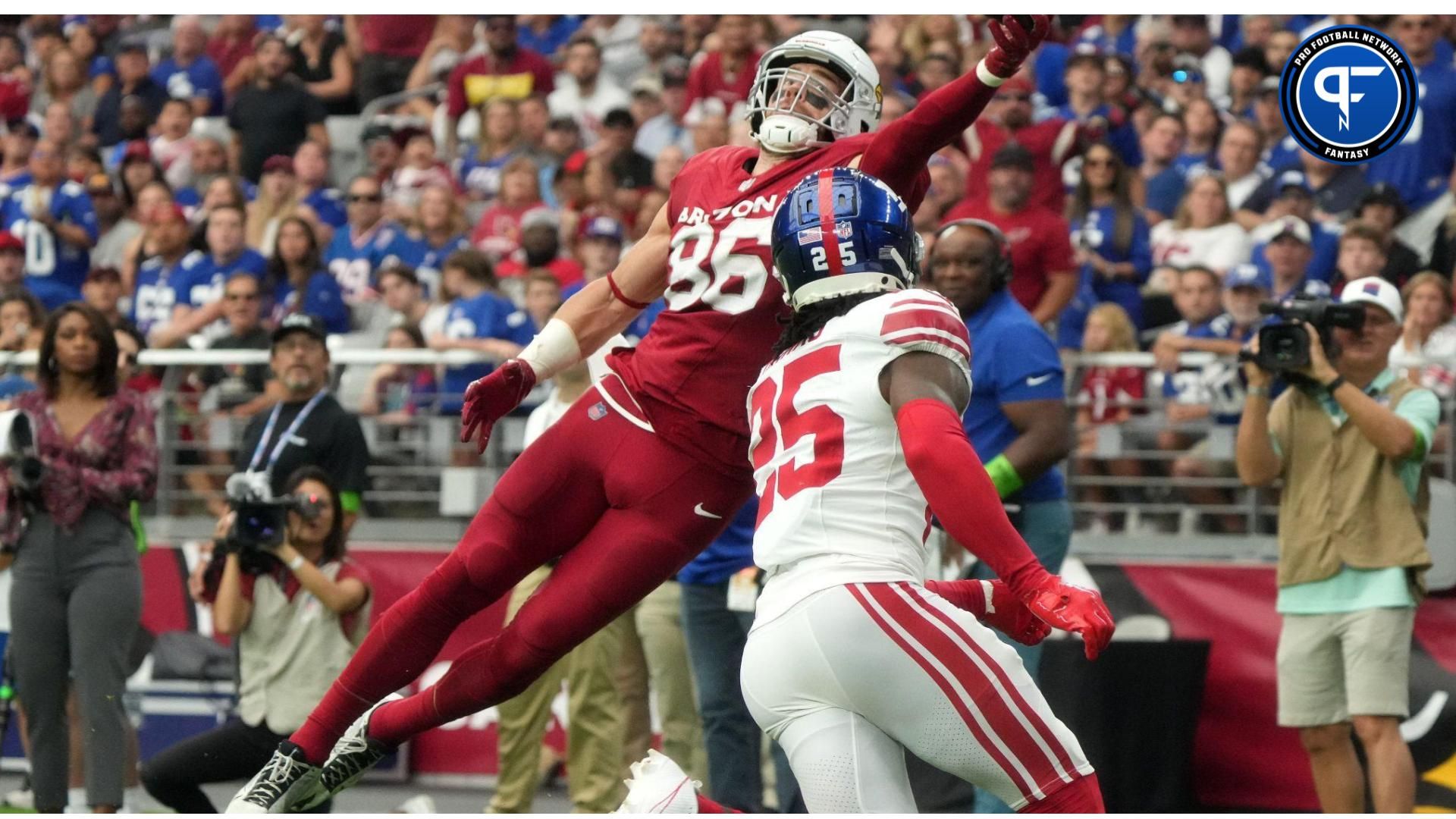 Arizona Cardinals tight end Zach Ertz (86) attempts to catch a pass a New York Giants corner back Deonte Banks (25) defends at State Farm Stadium in Glendale on Sept. 17, 2023