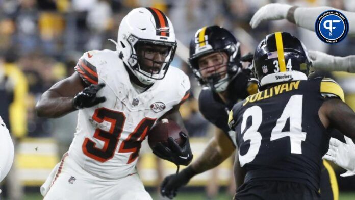 Jerome Ford (34) runs the ball against the Pittsburgh Steelers during the fourth quarter at Acrisure Stadium. Pittsburgh won 26-22.